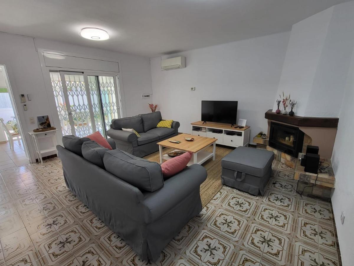 Torredembarra Cosy, Well Equipped House, 5 Min. From The Beach Exteriör bild